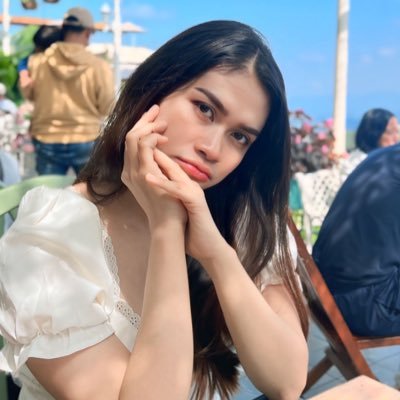 gulingfavoritmu's profile picture. in the “i dont give a fck” era