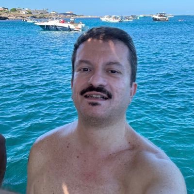 grifeo's profile picture. Nato a Catania (22 marzo), giornalista professionista/effemeridista (radio-cartaceo-web-editor libri), Egittologia, Etneo-Ariete🌋♈️ single, curioso