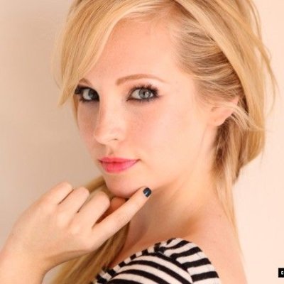 ★彡What they say about me彡★
„If Caroline Forbes was here, we'd both be laughing.“ - Stefan •
-- Strong, beautiful, full of light ~ @BeguilingKlaus ❤️--
(Parody)