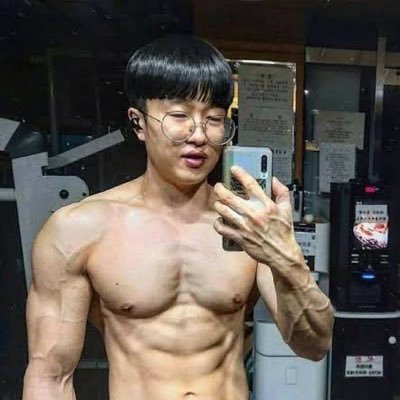 白人美女ナンパに人生を賭けた男から意志を継いだ男の物語 質問→ https://t.co/R1wg7H6Zme