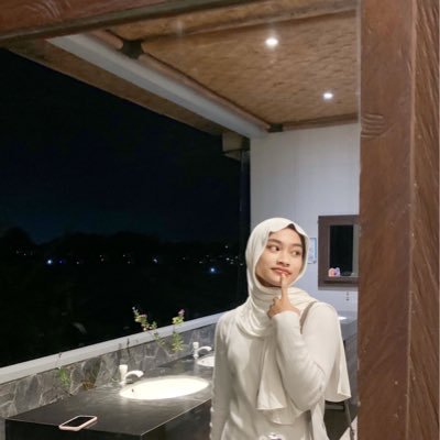 shfaisnaa_'s profile picture. 