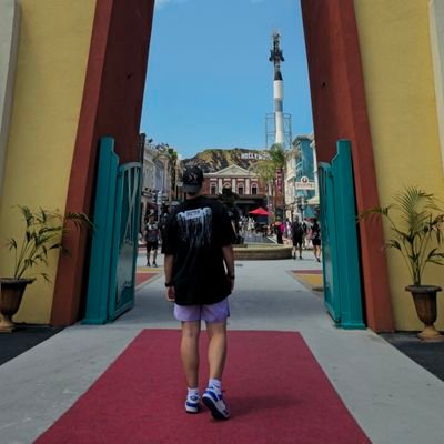 Antes todo esto era campo
Please allow me to introduce myself
CC 138🎢