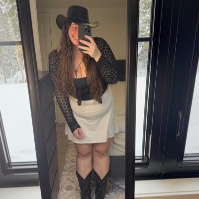 sandrahappy227's profile picture. 