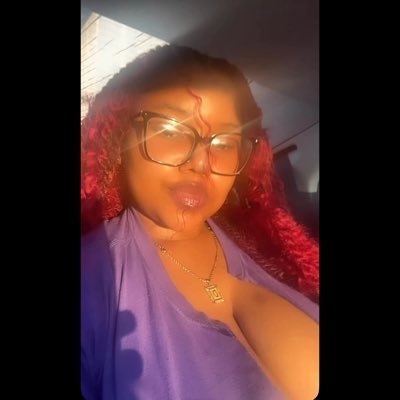 just a pretty ass dreadhead that get high and talk alot🤭