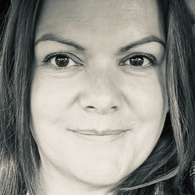 Writing services for creatives and business. From affordable and professional feedback, copywriting, and copyediting, to full editorial services.