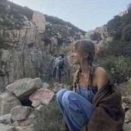 Yvwuijirg02602's profile picture. 