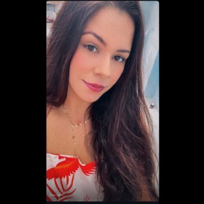 AmandaGouvea3's profile picture. 🌙🍀♥️
