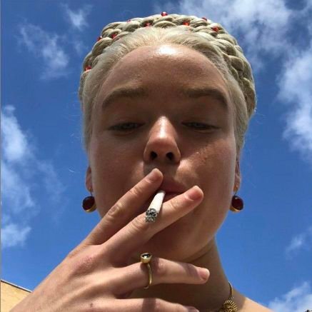 newtalll's profile picture. 🎭weed enthusiast 🍁🍁