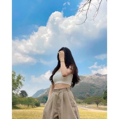 ❤️ | 24 | Adriana | she/her |
🖤 | Passionate Graphic Designer 🖌️
✨ | Artist | Animated lover |
🖌️ | Crafting Design | 🎨 Graphic Alchemist |