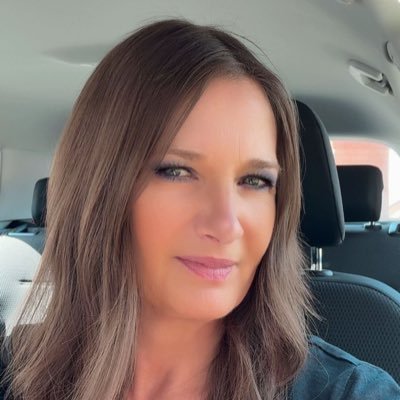 Dog Mum, Animal lover & Auntie. Shine bright and Be Kind ❤️Day one supporter of @w_white18 YouTube https://t.co/zUMVz7xPrG