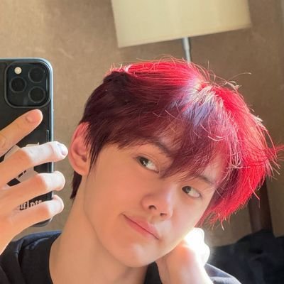 ┊˚➶ 。˚ ☁️ she/her . isfp °•*⁀➷ #zerose for #zerobaseone ot 9 ༉‧₊˚ {gaeteolz💙🩵} — homophobic dni . #kimgyuvin loving .ೃ࿐