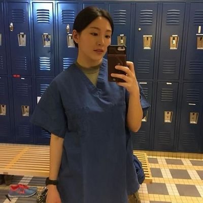 你好,我正在尋找一位伴侶。
個性開朗,但又能給我足夠關注的人。如果你胃口好、談吐風趣、善於自嘲,請給我留言。