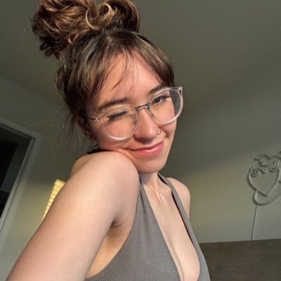 Proud single mom at 29 🌸 Strong, soft, and building a beautiful life for two. Lover of books, laughter, and real connections.