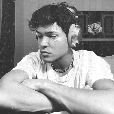 uselessprivac's profile picture. useless priv to a non-existent main @simmeslover