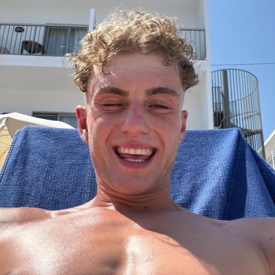 NitschAdam's profile picture. mags