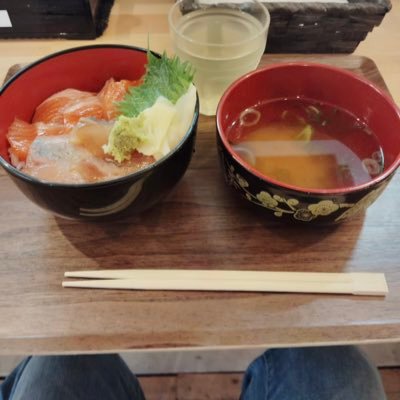 mak888134's profile picture. 私たちは、財政状況で助けを必要としている人を助け、サポートするためにここにいます