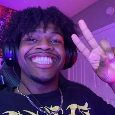 26 🪐✌🏾🕸️ | artistic weirdo with the sun in the palm of my hands | 3rd album otw 🔥🕊 | twitch affiliate 👾 #BigCreatxr #TwitchBlackGuild