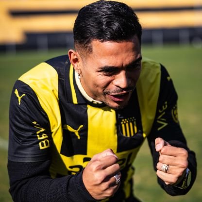 👤⚽️ Futbolista profesional uruguayo. Defensa en @oficialcap y @Uruguay 🇺🇾 #Sub18 #Sub20 #Sub22 #Sub23.