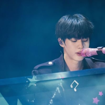 run_with_jin's profile picture. 어떤 어려움도 어떤 새로운 일도 정면으로 마주할 수 있는 용기를 준 마법주문, 도전!! 💕 나의 구원, 나의 행복, 나의 사랑, 나의 자랑 김석진 팬계정입니다 :)