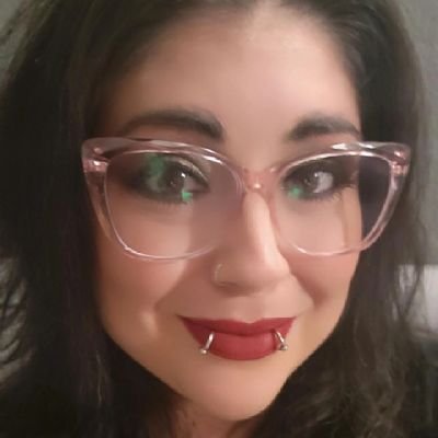 A witch who runs on sarcasm and caffeine. Music is life. Obsessed with horror, makeup, and drag. Proud wife and mother.
https://t.co/tu5EQSyYz9
