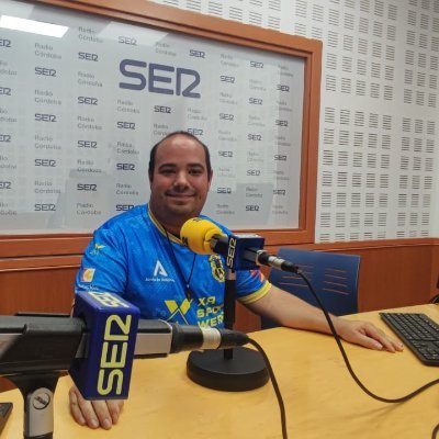 Amante de la música, la radio y seguidor del balonmano