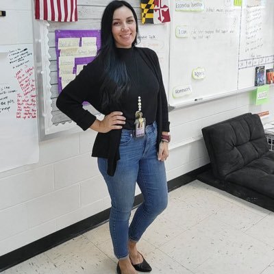 Girl mom of 4, H.S. English Teacher 🦀⚽️📚 Washington Commanders Fan 🏈 @towsonu Alumnus, 🫶 live music, movie buff, the 🌊, nature #bmfs #gooseband