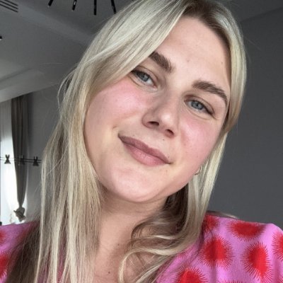 GlossyQueeen's profile picture. Making blushing my full-time job