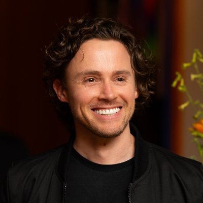 building for founders @fiftyyears. product & community maker, entrepreneur, steward of earth. ex-fb, xbox, riot games. made @temple2023 and other desert things
