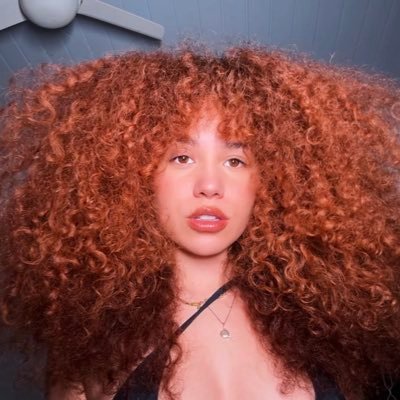 bi🏳️🌈, atriz, cantora, designer, macumbeira, otaku, pessoinha mais feliz desse mundão! ouça minha música 👉 https://t.co/tyDFLmdG6e