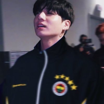 _JJKTHS0's profile picture. bu profil bts taekook ve fenerbahce icermektedir