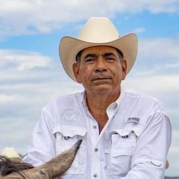 Empresario Ganadero, esposo, padre de familia y Presidente de Unión Ganadera Regional de Sonora.