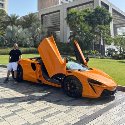 Creating a new era in the digital space.
I go where others are just beginning to look.
Technology, investments, crypto innovation, and art — all in one movement