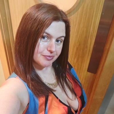Happily married with 3 beautiful daughters, Lymphoma warrior💚, Scottish independence 🏴, RAWS trustee, Norse pagan witch 🧙🏻♀️
