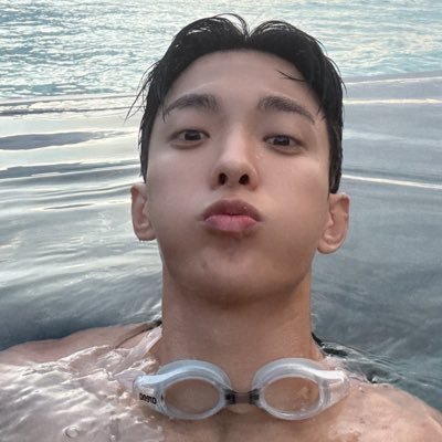 loverboydokyeom's profile picture. in love with 𝐭𝐡𝐞 𝐦𝐨𝐨𝐧 🌙