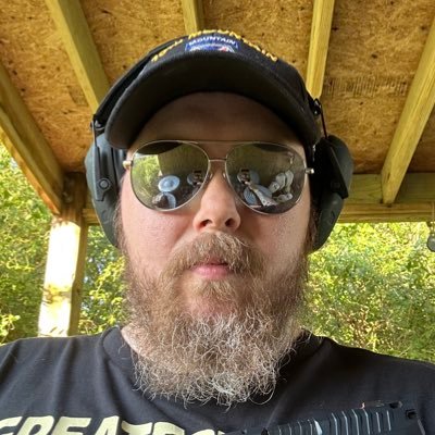 American Musician and Shitposter. Nothing but love ❤️