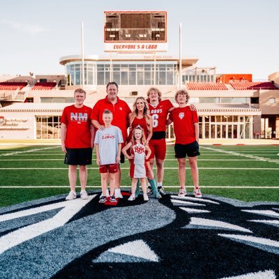 Football Coach’s Wife🏈💍.Mom of 5👧🏼👦🏼👦🏼👦🏼👦🏼. Blogger for https://t.co/HhQLv1mYnx💄👶🏼🏈