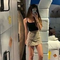 Pavi23760's profile picture. 