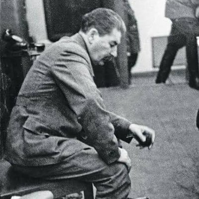 tam düşecekken tutunduğum tuğlayı , kendime rabb bellemeyeceğim
