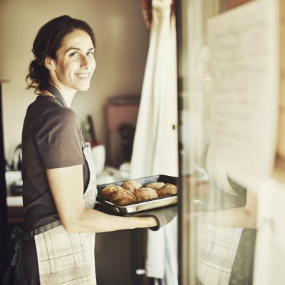 shaimarecipes's profile picture. Easy + healthy dessert ideas from three home bakers. Baked, no-bake, & diet-friendly treats that feel good and taste amazing. #ShaimaRecipes