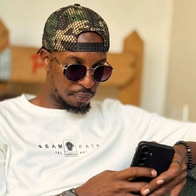Graduated from the streets. I'm no Polytheist🤲
@Manchesterunited die hard.
Save ur hatred for wat am about to do next😉🤫
Sales Ex/Exports @peacockpaintsug
