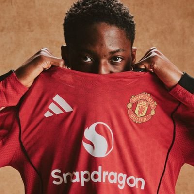 Youth/Courage & Success 🏟️
❤️🩹 EVERYTHIN @ManUtd
📍🔔: 📰🗞️ NEWS/ DAILY UPDATE 👀/QUALITY PHOTOS & CONTENTS 🪶...