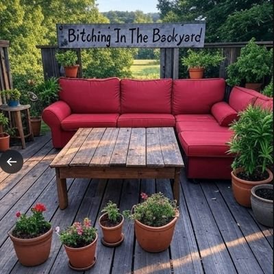 🥳Bitching In The Backyard!🥳
With Momma Dukes,Papa Murph & The New York Redneck!
Live Shows Bitching About Things Going On In Amercia &Interacting With Viewers
