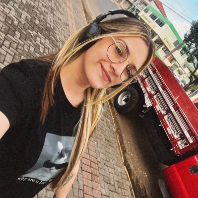 eu acaricio cachorros, leio livros e esqueço coisas