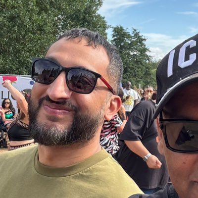 el_Jambo's profile picture. Am clocking ya, Versace shades watching ya!! #YNWA