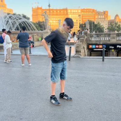 huguito_zip's profile picture. 📍Barcelona, 08759 |🧑🏻‍💻 Informática - EdT BCN | ☕️ Vamos al IKEA a por un café?