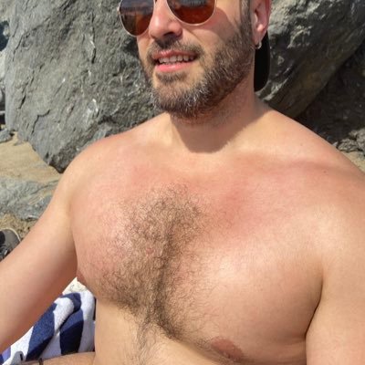 Composer, Conductor, and Teacher of opera and choir. Tenor for hire. Anarchosocialist. https://t.co/RetwwNY07y co-host @TreknoPsychoPod