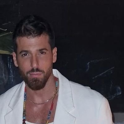 It's your Turkish actor 🇹🇷 CAN YAMAN 🇮🇹
You're free to send me a direct message right now 🫶
