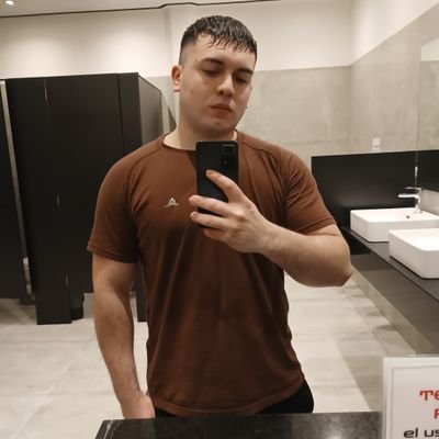 silvfer23's profile picture. 