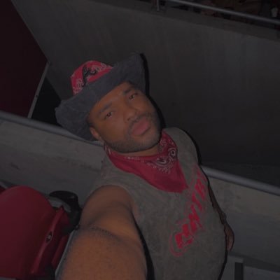 shvheed's profile picture. in my main character turns villain era🩶