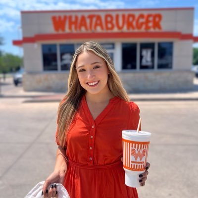 Int. Comms at @Whataburger. Formerly ✍️for @SAReport, @NewBraunfelsHZ, @ExpressNews. @saahj VP. @TAMU, KΔ, Batt alum. Wife & dog mom. Magic Coach. Puro 210